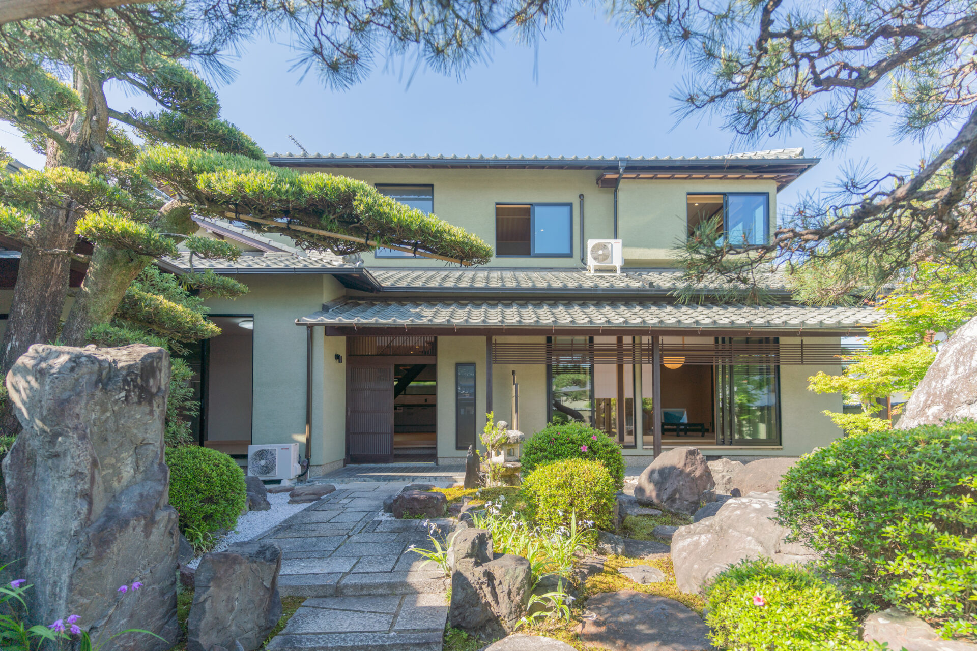 国際会館まで徒歩14分、比叡山を眺める、日本庭園6LDK豪邸