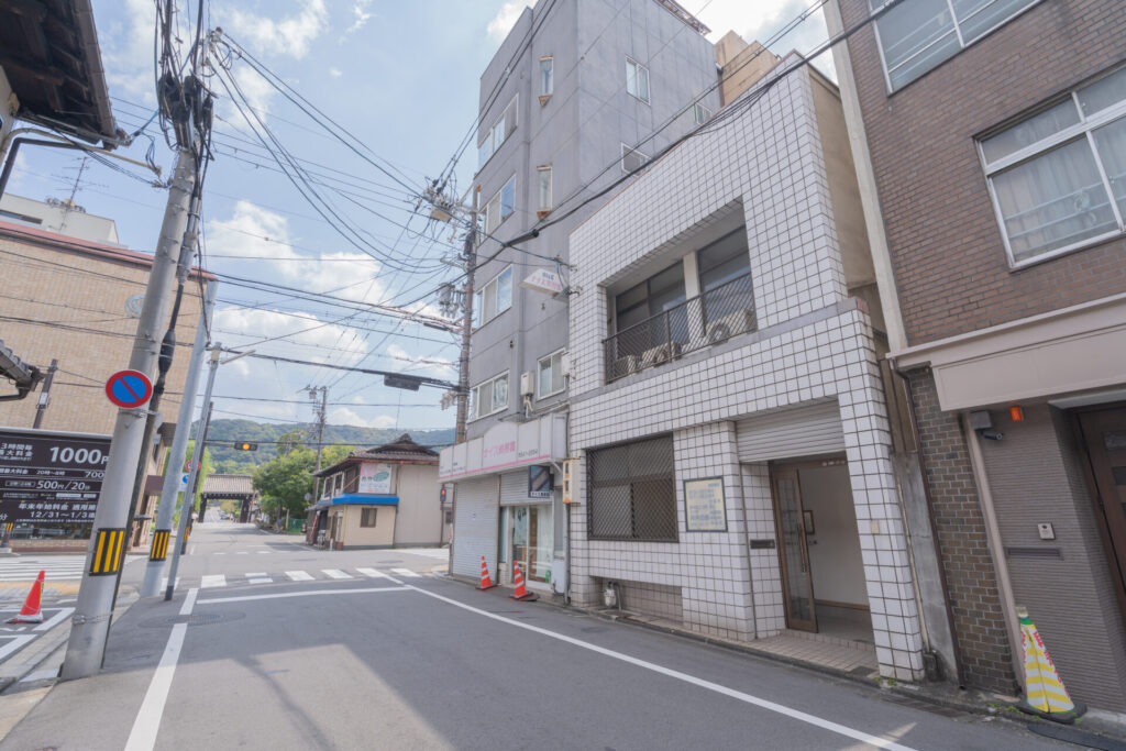 (販売開始)八坂神社徒歩8分、京都中心地にある店舗